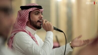 محمد الاهدل لا تلوموا عاشق